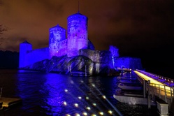 Vesj’kansan perilliset palaavat sinihoivan alkulähteille – Olavinlinnasta tulee lokakuussa suuren liveroolipelin näyttämö